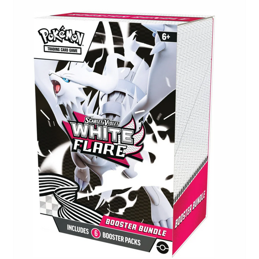 The BOOSTER BUNDLE LLAMA BLANCA features a white and gray Reshiram design. Suitable for ages 6+, this Caja de Bundle de Unova includes 6 exciting Pokémon TCG Scarlet & Violet White Flare booster packs.